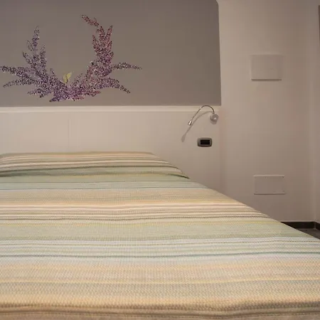 Pensión Domi La Spezia